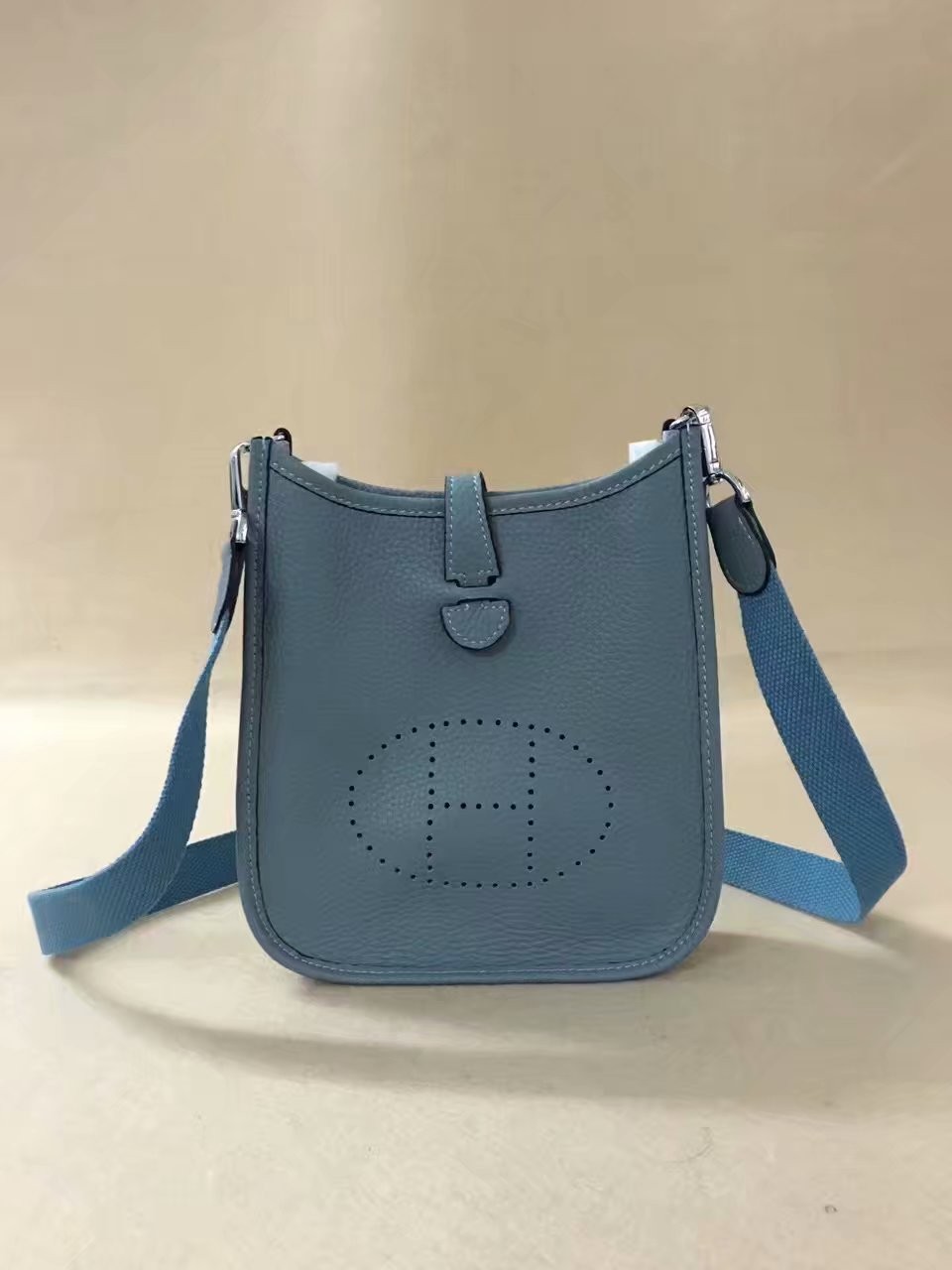 Hermes Evelyne original togo leather mini Shoulder Bag H15698 sky blue Tl457yk28